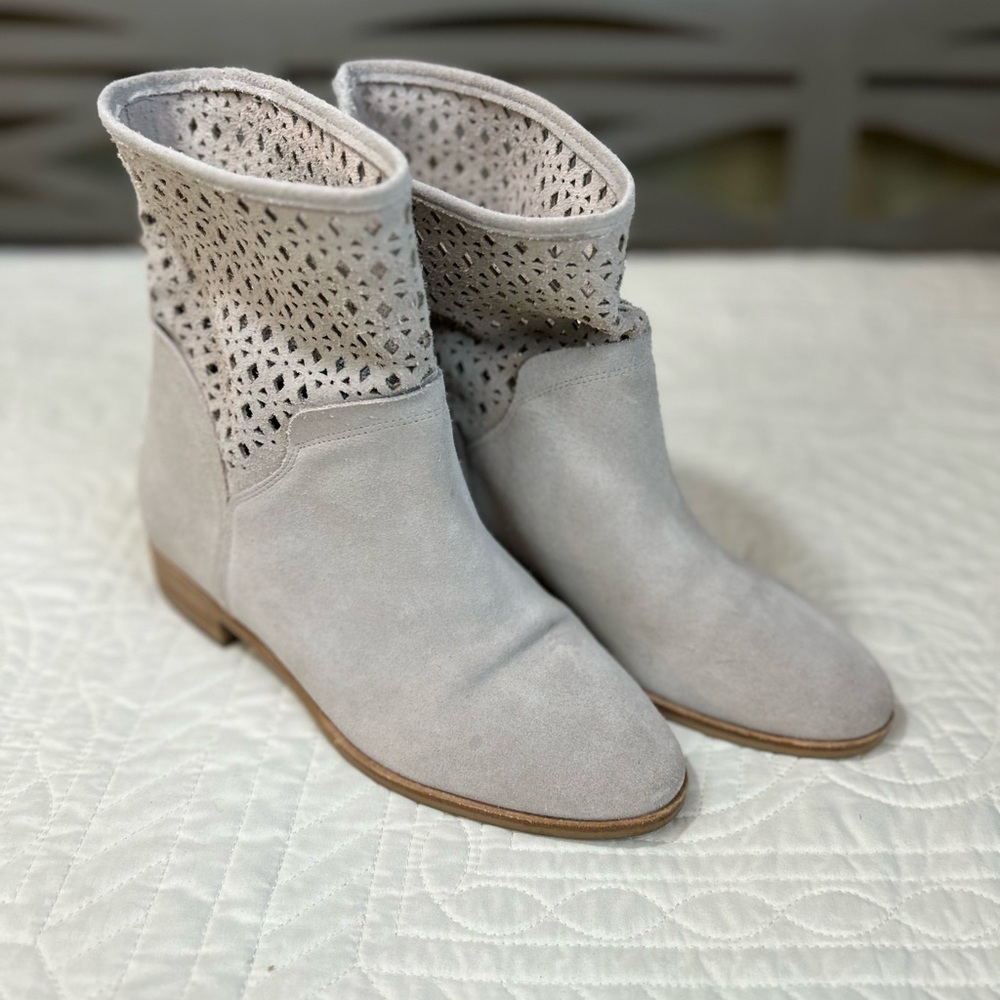 Michael Kors Sunny Suede Laser Cut Boots Ankle Booties Women’s Size 7M
